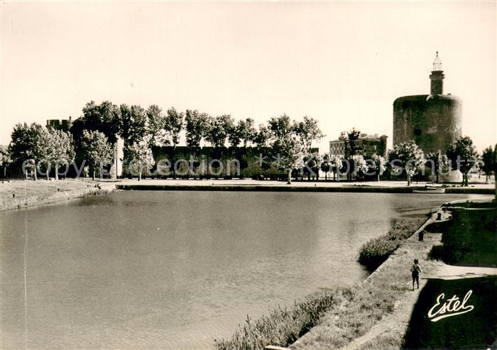 Aigues-Mortes Gard Tour de Constance et le bassin