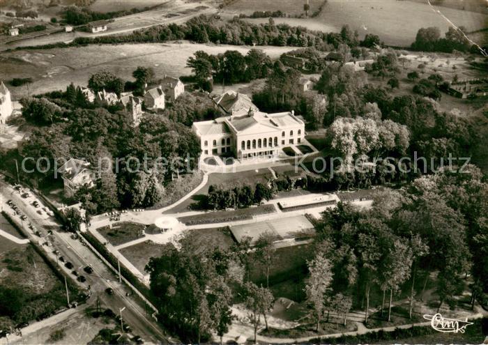 Forges-les-Eaux Le casino vue aérienne