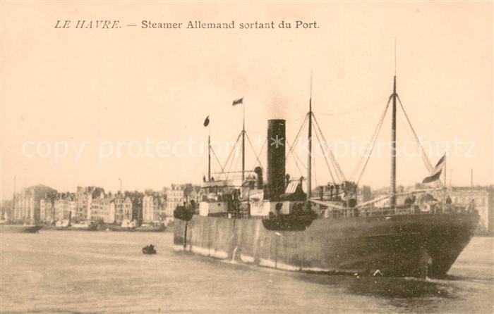 Le Havre Steamer Allemand sortant du port