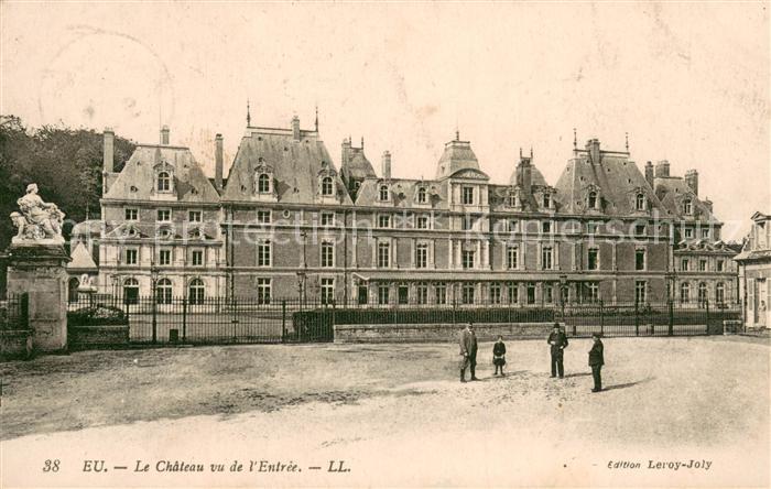 Eu 76 Le Chateau vu de l'Entree