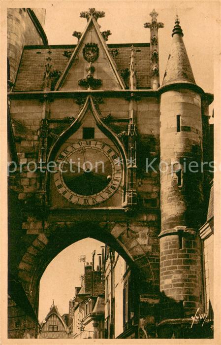 Auxerre Detail de la tour de l Horloge