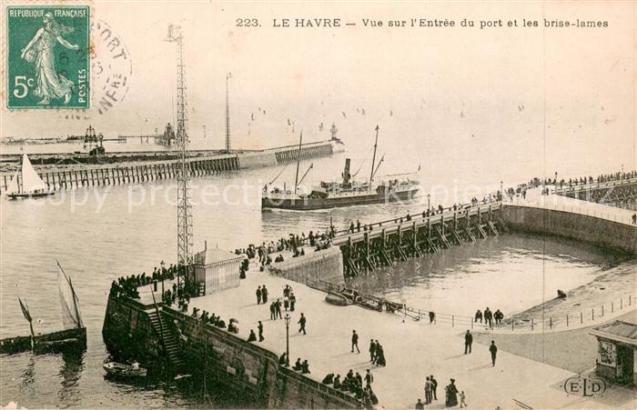 Le Havre Vue sur l’Entree du port et les brise lames