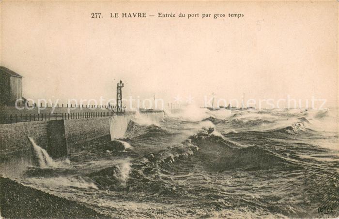 Le Havre Entree du port par gros temps