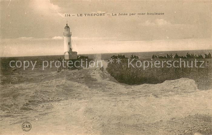 Le Treport La Jetee par mer houleuse