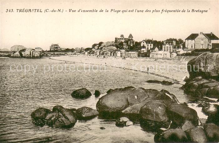 Tregastel Vue d’ensemble de la Plage qui est l’une des plus frequentee de la Bre