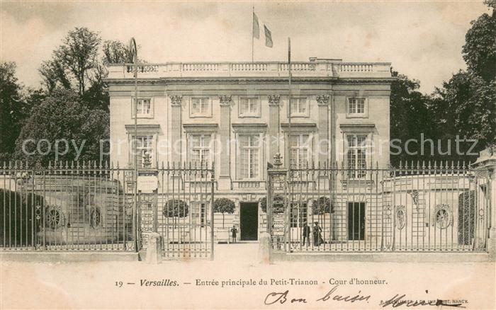 Versailles 78 Entree principale du Petit Trianon Cour d honneur