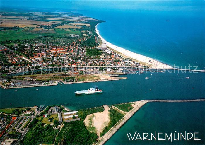 Warnemuende Ostseebad Fliegeraufnahme mit Strand Hafeneinfahrt