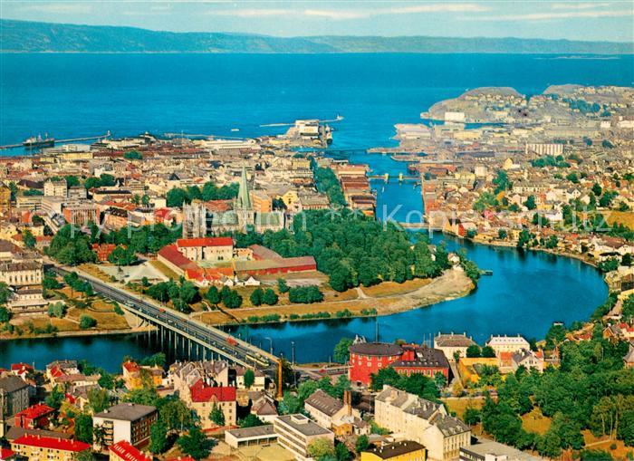 Trondheim Parti fra byen med Nidelven