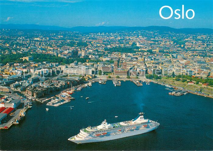 Oslo Norway Havne med Aker Brygge og Radhuset Fliegeraufnahme