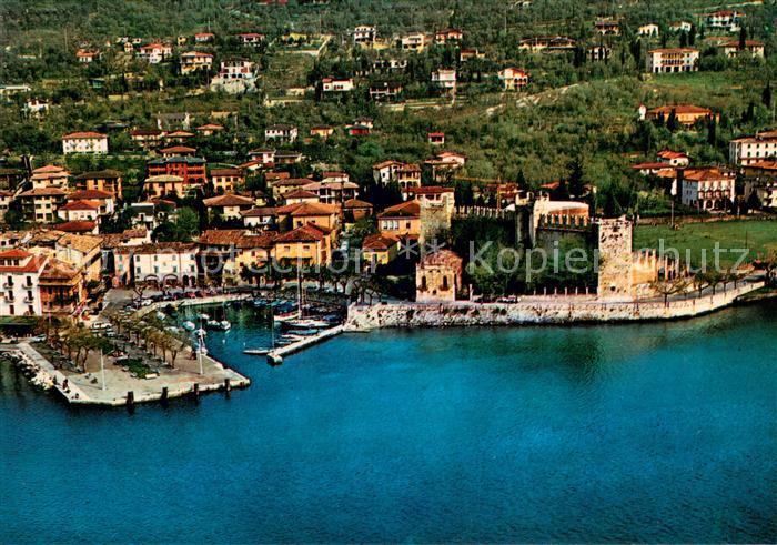 Torri del Benaco Lago di Garda Veduta dall aereo