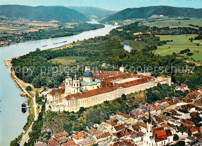 Melk Donau Fliegeraufnahme mit Benediktinerstift