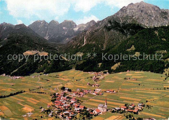Telfes Stubai gegen Kalkkoegel und Nockspitze Alpenpanorama Fliegeraufnahme