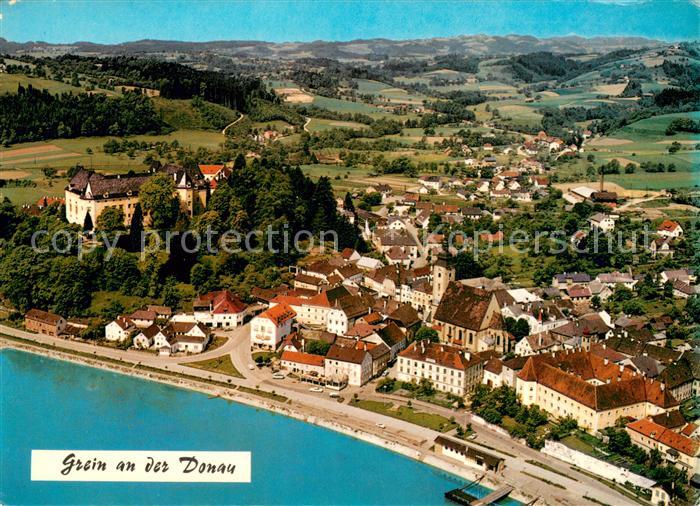 Grein Donau Oberoesterreich mit Schloss Greinburg 15. Jhdt. Rathaus 14. Jhdt. Fl