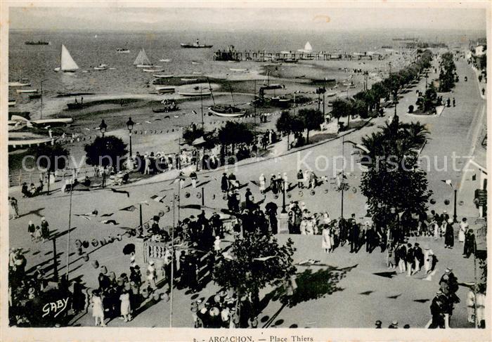 Arcachon 33 Place Thiers et la plage