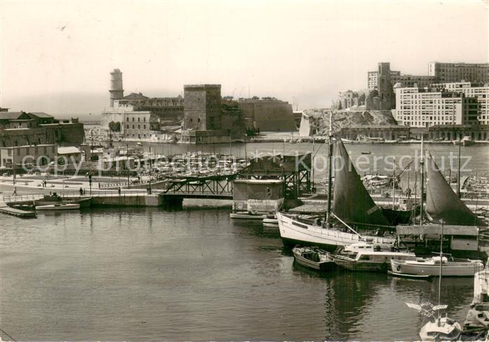 Marseille Bouches-du-Rhone Bassin du carénage et le vieux port