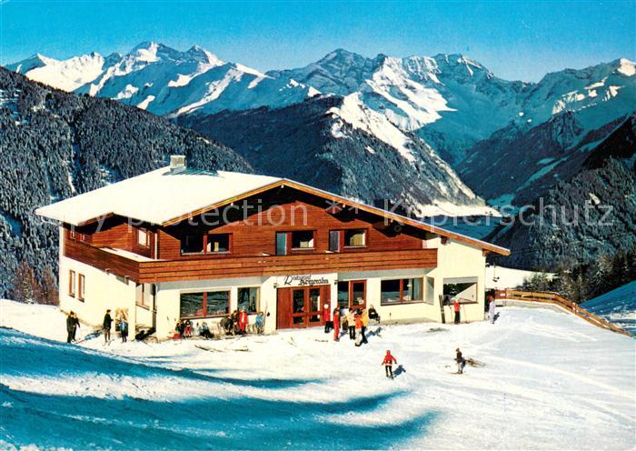 Steinach Brenner Tirol Restaurant Bergeralm mit Noesslachjoch und Zillertaler Al