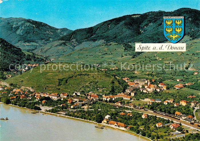 Spitz Donau Fliegeraufnahme mit Weimer Berg