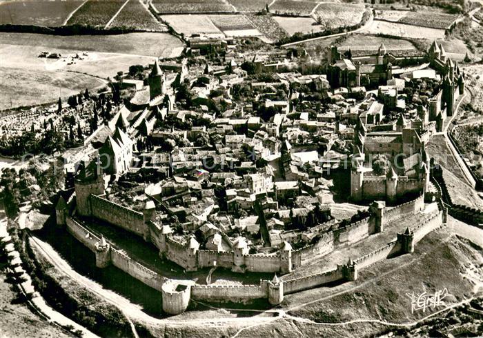 Carcassonne Ensemble de la Cite et des Remparts en double Enceinte Vue aerienne
