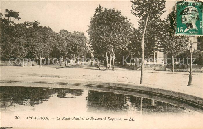 Arcachon 33 Le Rond Point et le Boulevard Deganne