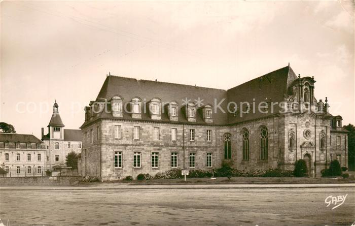 Guingamp 22 La vieille Chapelle et le Lycee Auguste Pavie