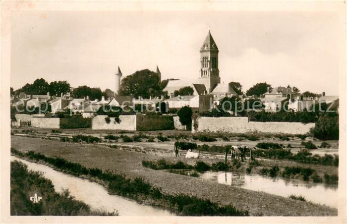 Noirmoutier-en-l Ile Vue generale sur l’Eglise et le Chateau