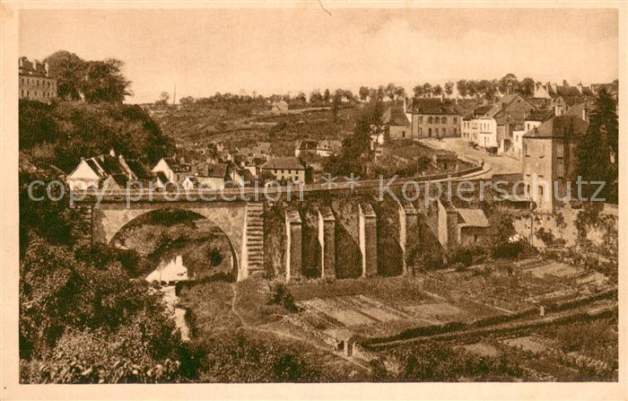 Semur-en-Auxois Le Pont Joly et la Rue de Paris