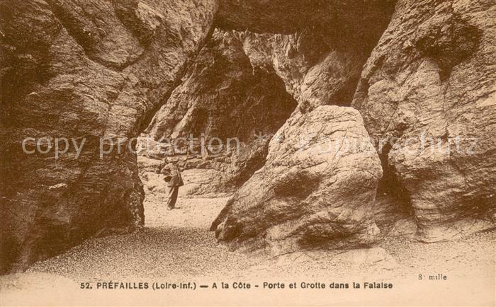 Prefailles Port et Grotte dans la Falaise