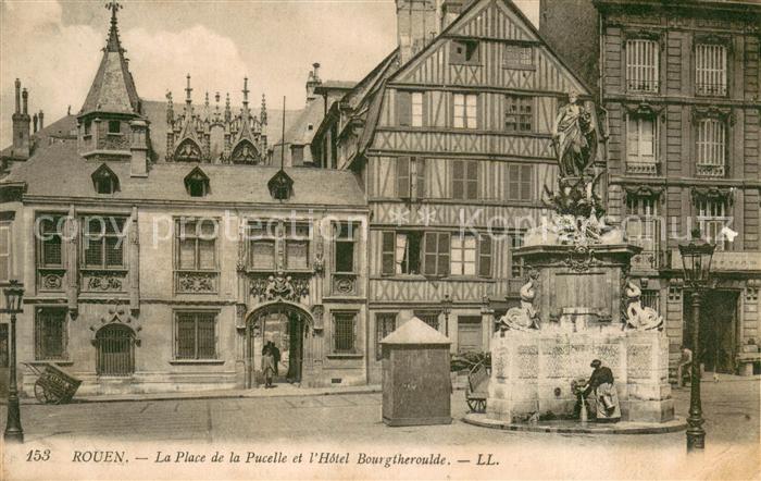 Rouen Place de la Pucelle et L Hotel Bourgtheroulde