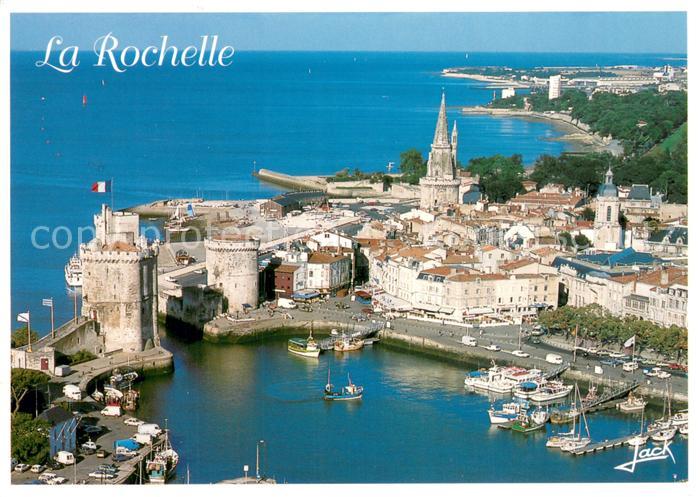 La Rochelle 76 Le vieux port garde par ses deux celebres tours La tour Saint Nic
