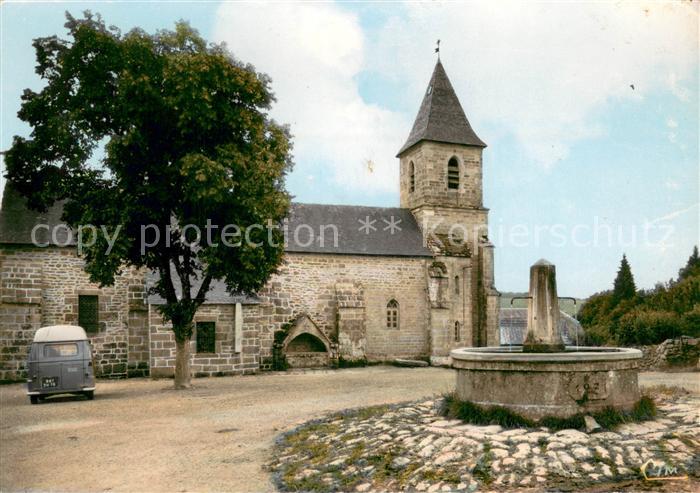 Saint-Merd-les-Oussines Place de l'Eglise