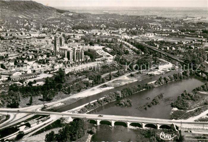 Toul 54 Vue aerienne la Moselle Au centre La Cathedrale St Etienne