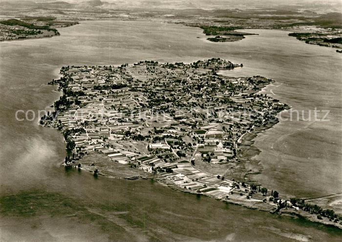 Insel Reichenau Bodensee Fliegeraufnahme mit Mettnau Radolfzell und Hegaubergen