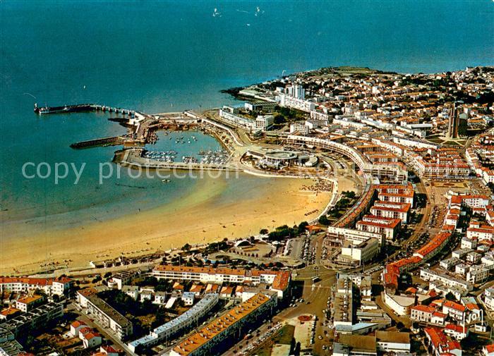 Royan 17 Vue generale aerienne sur la Grande Plage et le Port