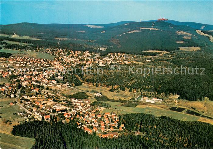 Braunlage Harz mit Wurmberg und Brocken im Hintergrund Fliegeraufnahme