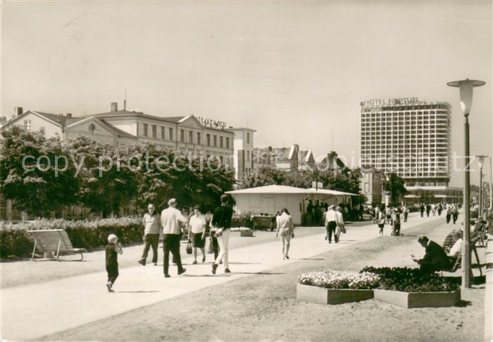 Rostock-Warnemuende Hotel Neptun an der Strandpromenade
