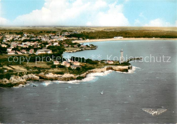 Saint-Georges-de-Didonne Vue aérienne de la côte le phare et les rochers