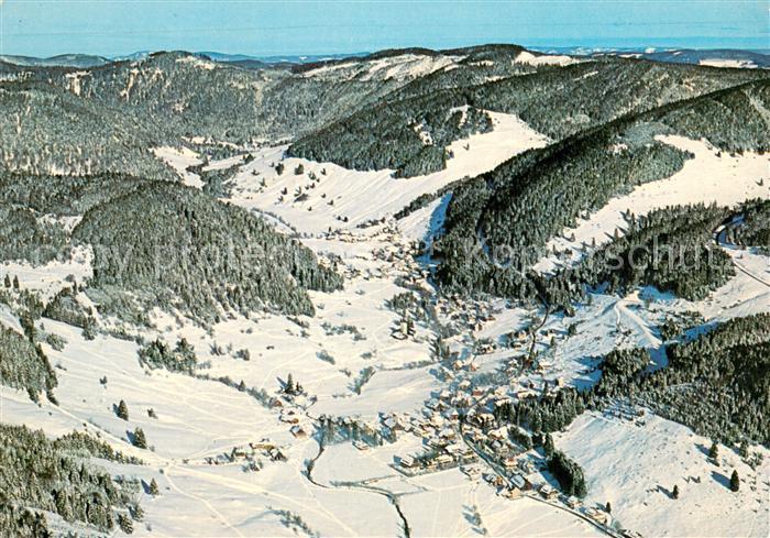 Menzenschwand Hoehenluftkurort Wintersportplatz im Schwarzwald Fliegeraufnahme
