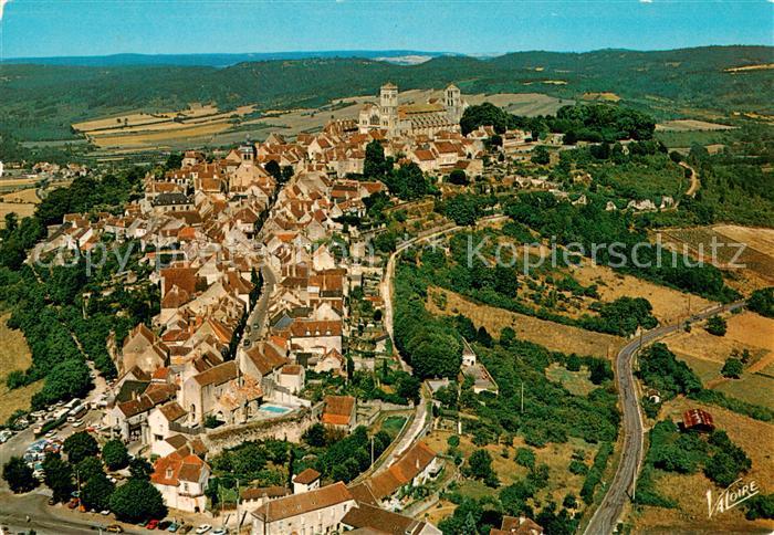 Vezelay Vue aerienne de la ville et la basiliqu