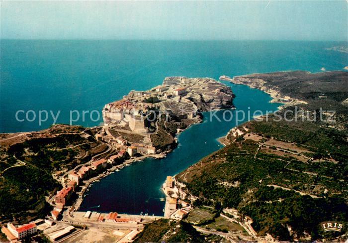 Bonifacio Corse du Sud Vue aerienne du port et de la ville sur les falaises ento
