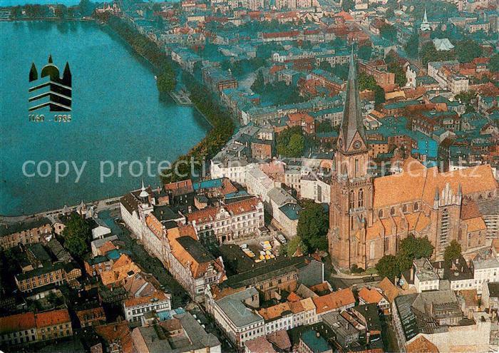 Schwerin Mecklenburg Stadtzentrum mit Kirche Fliegeraufnahme