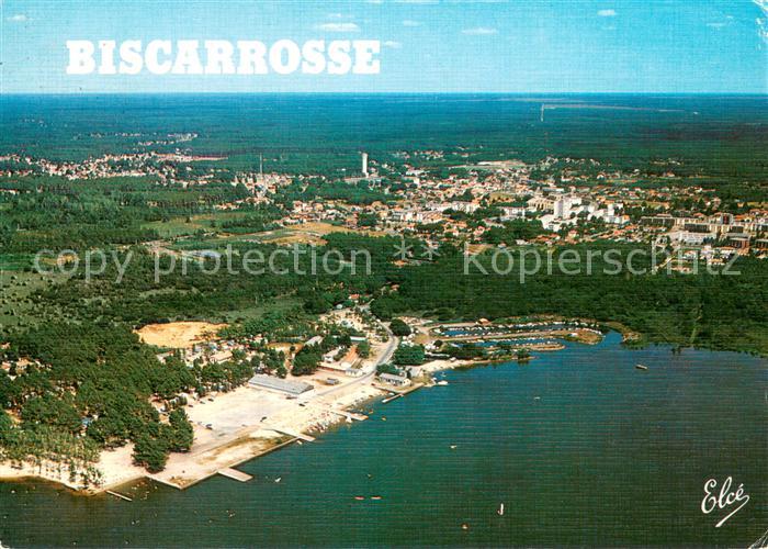 Biscarrosse Landes La plage du lac et au fond le bourg vue