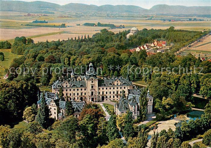 Bueckeburg Schloss mit Mausoleum und Wesergebirge Fliegeraufnahme