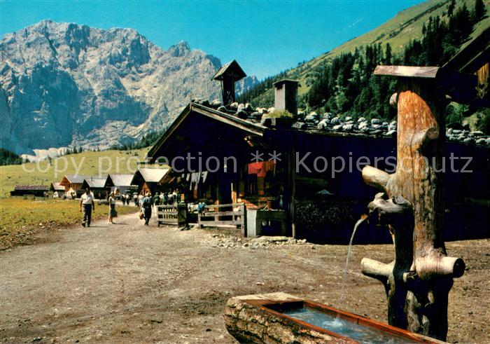 Engalm Bergdorf Holzbrunnen Karwendelgebirge