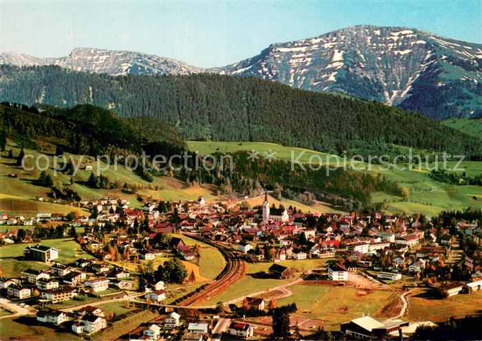 Oberstaufen Oberallgaeu Bayern Fliegeraufnahme mit Rindalphorn und Hochgrat