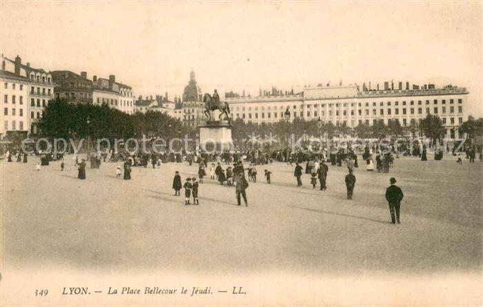 Lyon France Place Bellecour le Jeudi Monument