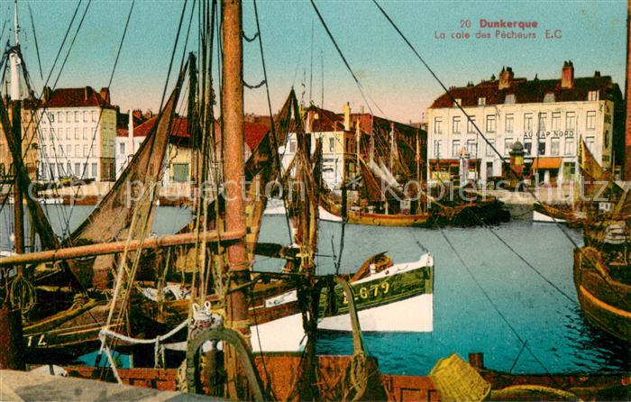 Dunkerque Duenkirchen La cale des pêcheurs Barques de pêche