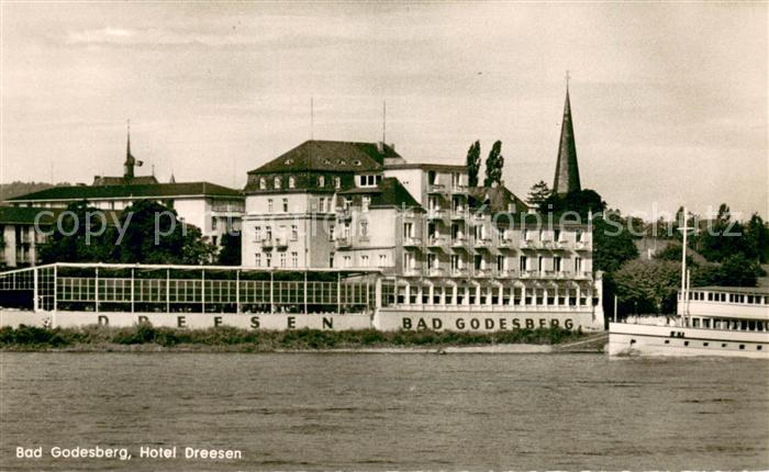 Bad Godesberg Blick ueber den Rhein zum Hotel Dreesen Rheinfaehre