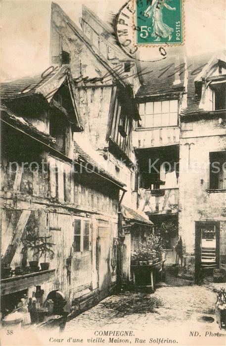 Compiegne 60 Cour d une vieille maison Rue Solférino