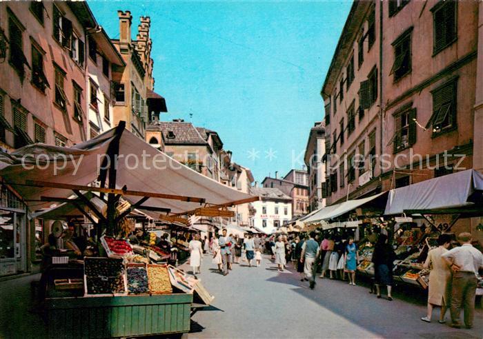 Bolzano Piazza Erbe Gemuesemarkt
