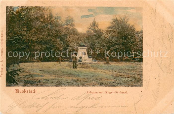 Glueckstadt Anlagen mit Kugel-Denkmal